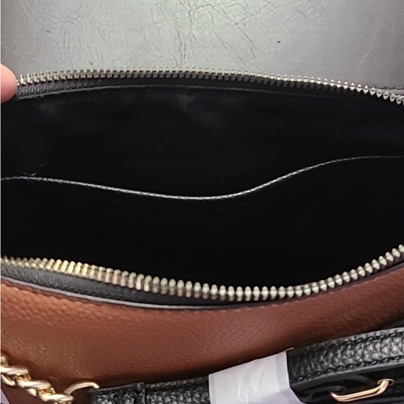 NWTS Nanette Lepore Leather Crossbody bag - Picture 3 of 7
